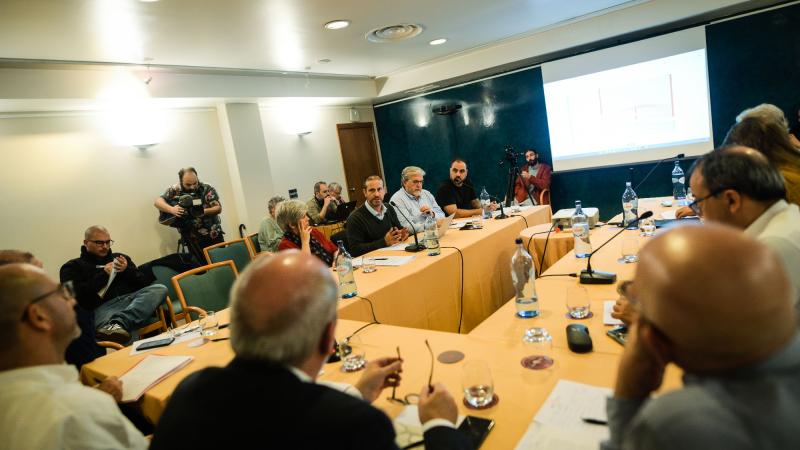 Mesa Redonda «Situação económica, Constituição da República e o futuro do País»