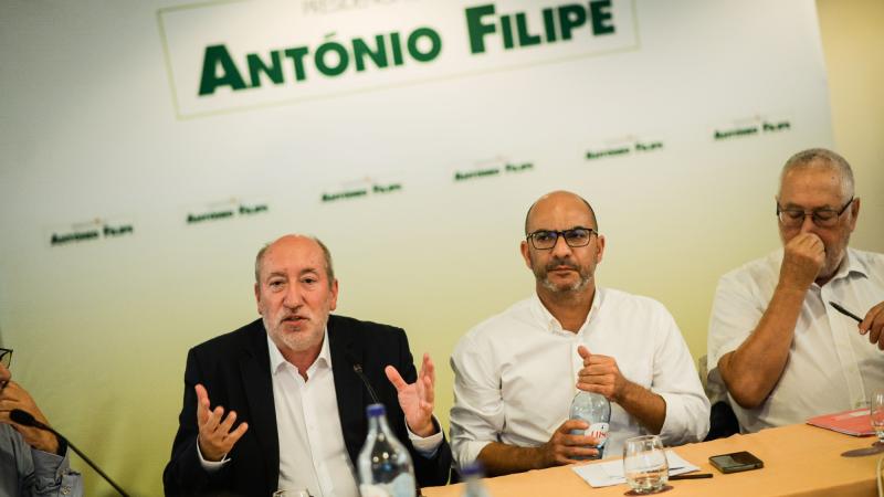 Mesa Redonda «Situação económica, Constituição da República e o futuro do País»