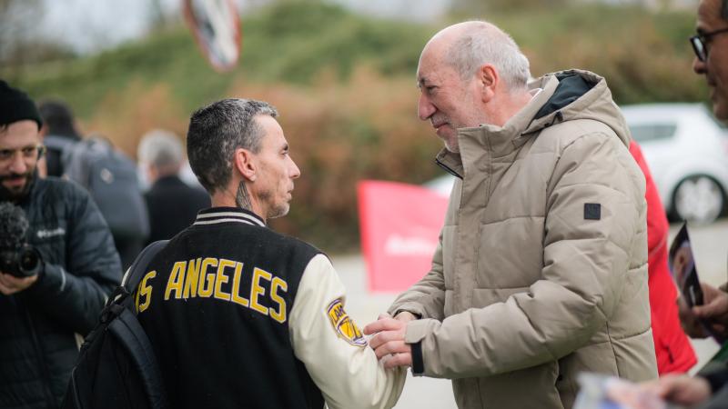 Contacto com trabalhadores da AAPICO